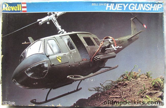 Revell 1/32 Bell UH-1D Huey Gunship - US Army, 4421 plastic model kit